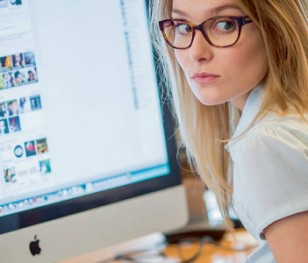 Cyberslacking. Pracodawca szpieguje jak korzystasz z internetu w pracy. Czy to legalne? 