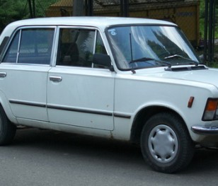 Zlot Fiatów 125p pozwolił przenieść się w czasie. 50. urodziny kultowego modelu