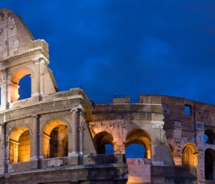 Туристи відвідають найвищі поверхи Колізею