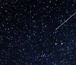 Kometa dwukrotnie większa od Mount Everest mknie ku Ziemi