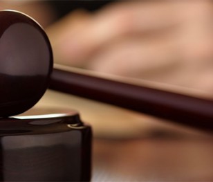 Pozostawanie u kogoś w domu na noc będzie przestępstwem