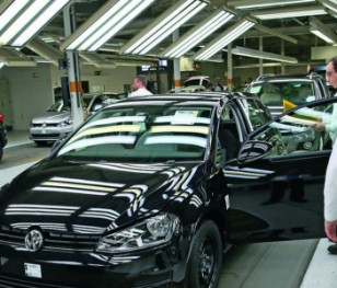 Volkswagen переносить виробництво до Польщі