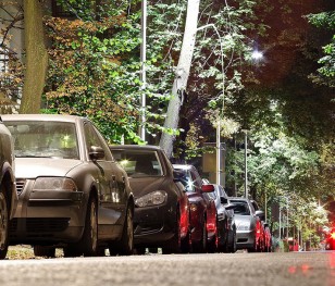 Parkowanie w Śródmieściu Warszawy wyłącznie płatne