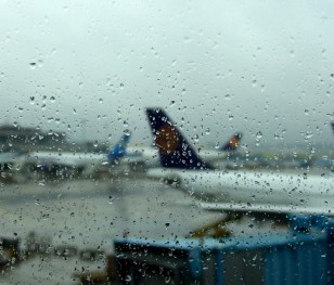 Аеропорт у Зеленій Гурі тимчасово не працює