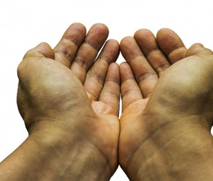 Jak pomaga Kościół katolicki? Raport podsumowuje działalność charytatywną