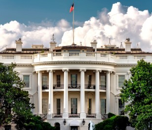 „Przygotowania na każdą ewentualność”. Wiceszef MSZ rozmawiał z doradcami prezydenta USA