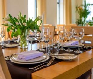 Які галузі польської економіки відкриватимуться в першу чергу?