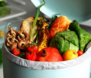 Marnowanie jedzenia po świętach. Mogłaby się nim najeść cała Polska