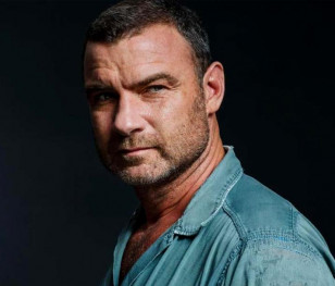 Popularny aktor amerykański, jako wolontariusz gotuje w Przemyślu dla Ukraińców