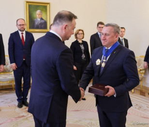 Посол Андрій Дещиця став кавалером високої польської нагороди