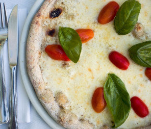 To ta pizzeria karmiła Jagodno w noc wyborczą. Teraz ruszyła fala wdzięczności