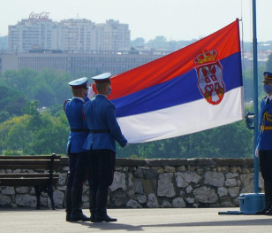 Większość młodych Serbów nie popiera demokracji