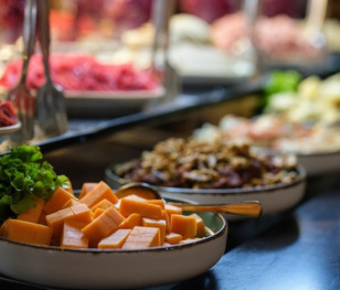 Polacy wyrzucają 61 tys. ton jedzenia w tydzień świąteczny