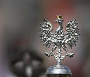 Поляки вирішили змінити державні символи