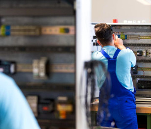 У Польщі фіксують значний дефіцит механіків