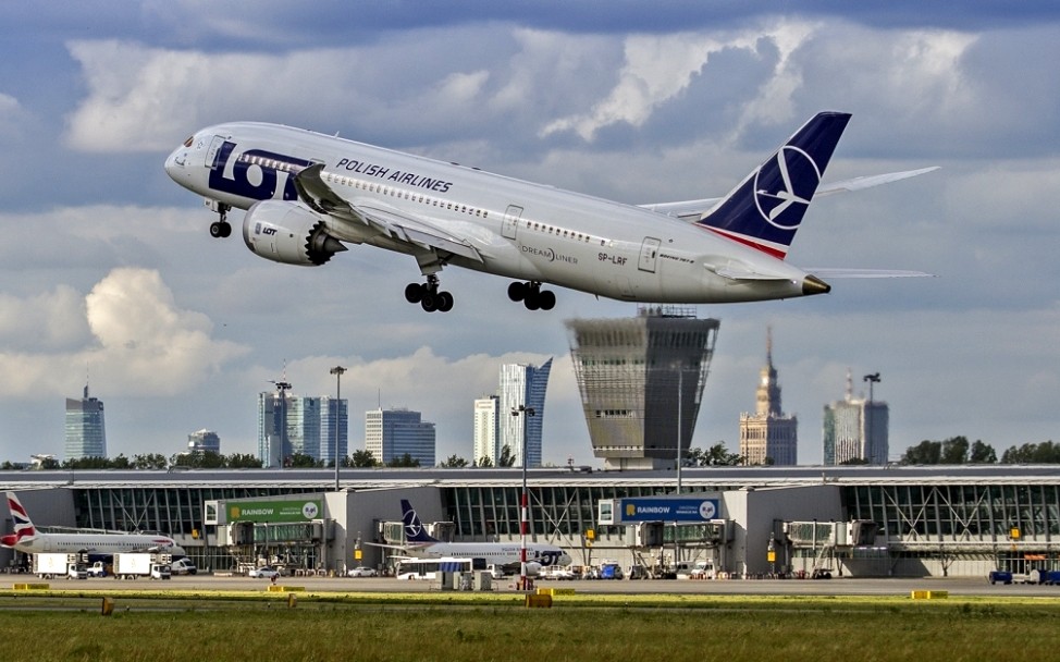 Lotnisko Chopina bije rekord. Ponad 2,7 mln pasażerów w sierpniu